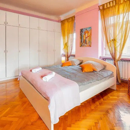 Appartement Grand In Strict Center Of *